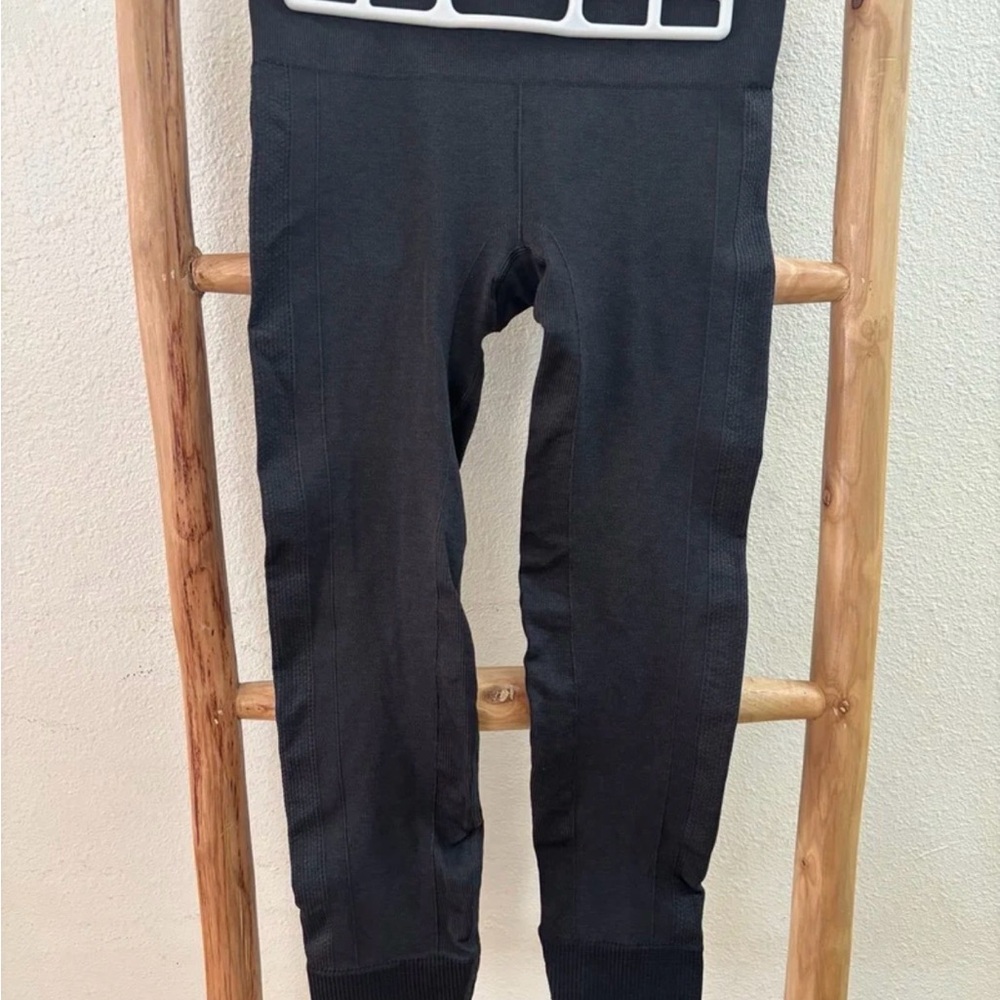 Lululemon compression leggings size 6